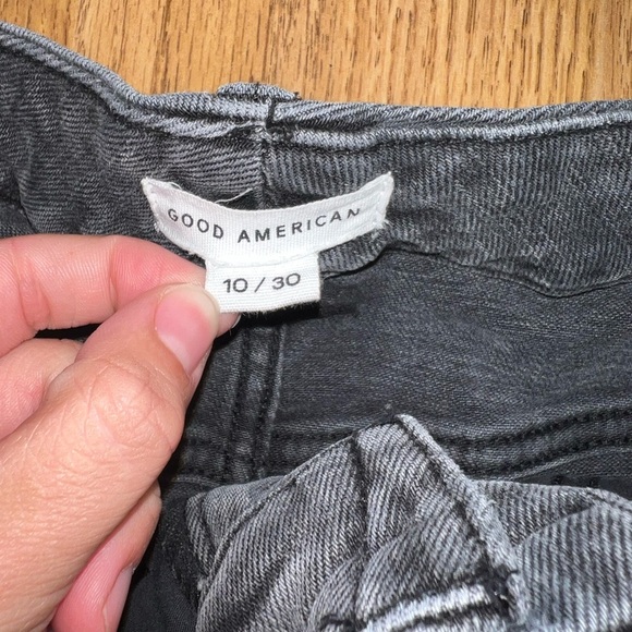 Good American Jeans - Picture 4 of 5